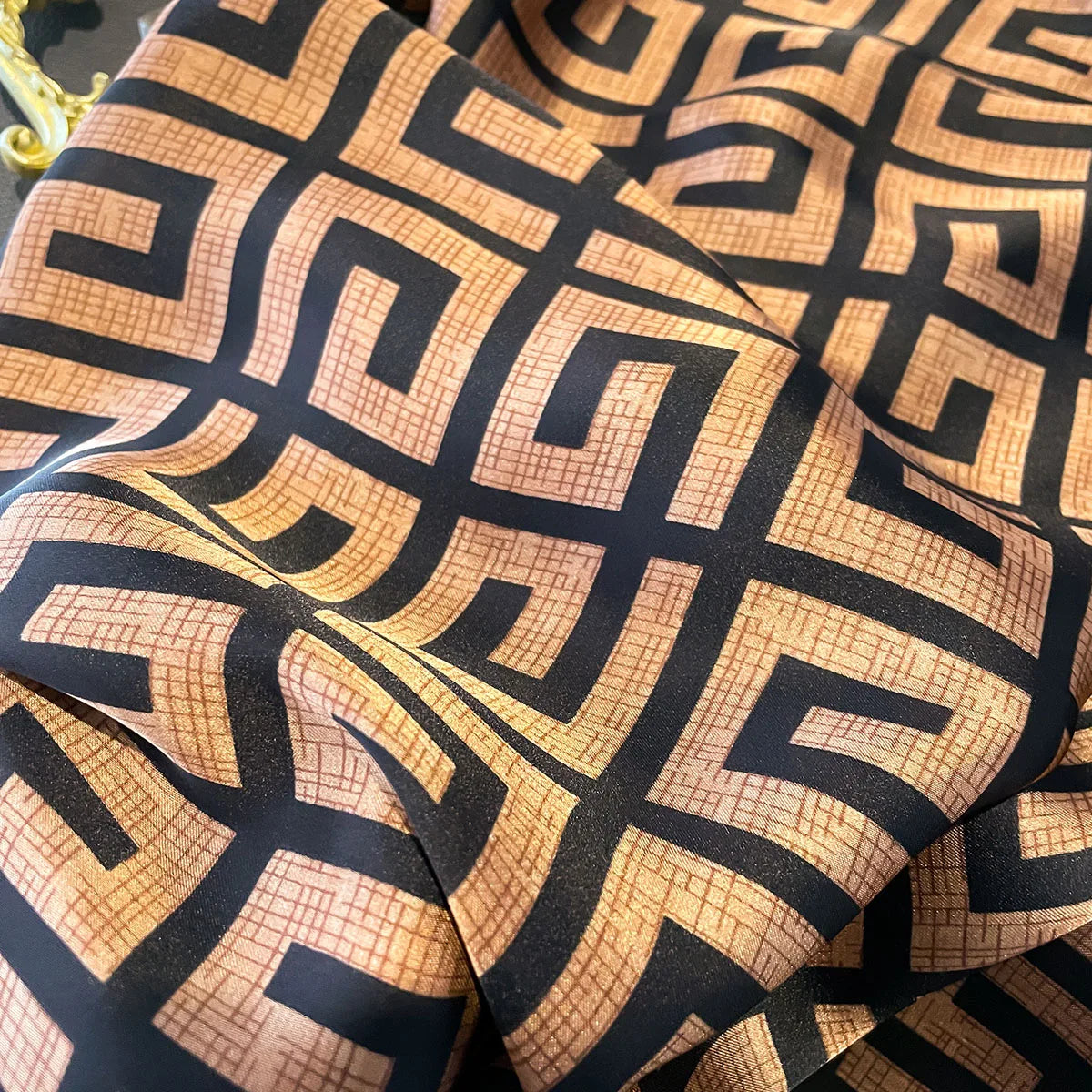 Luxury Silk Scarf Soft Touch – 70x70cm