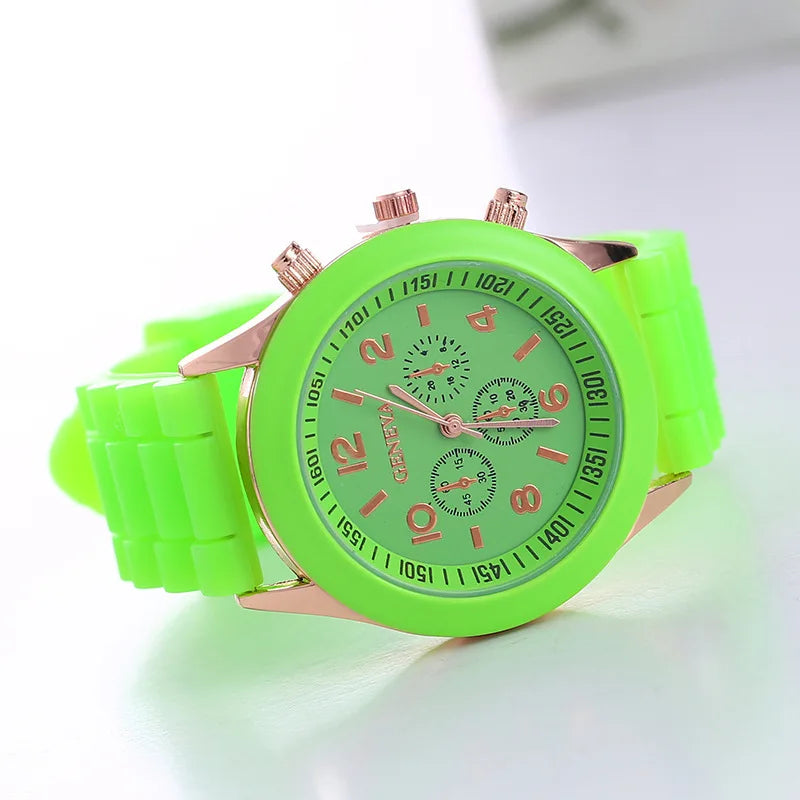 Relógio Quartz com Pulseira de Silicone