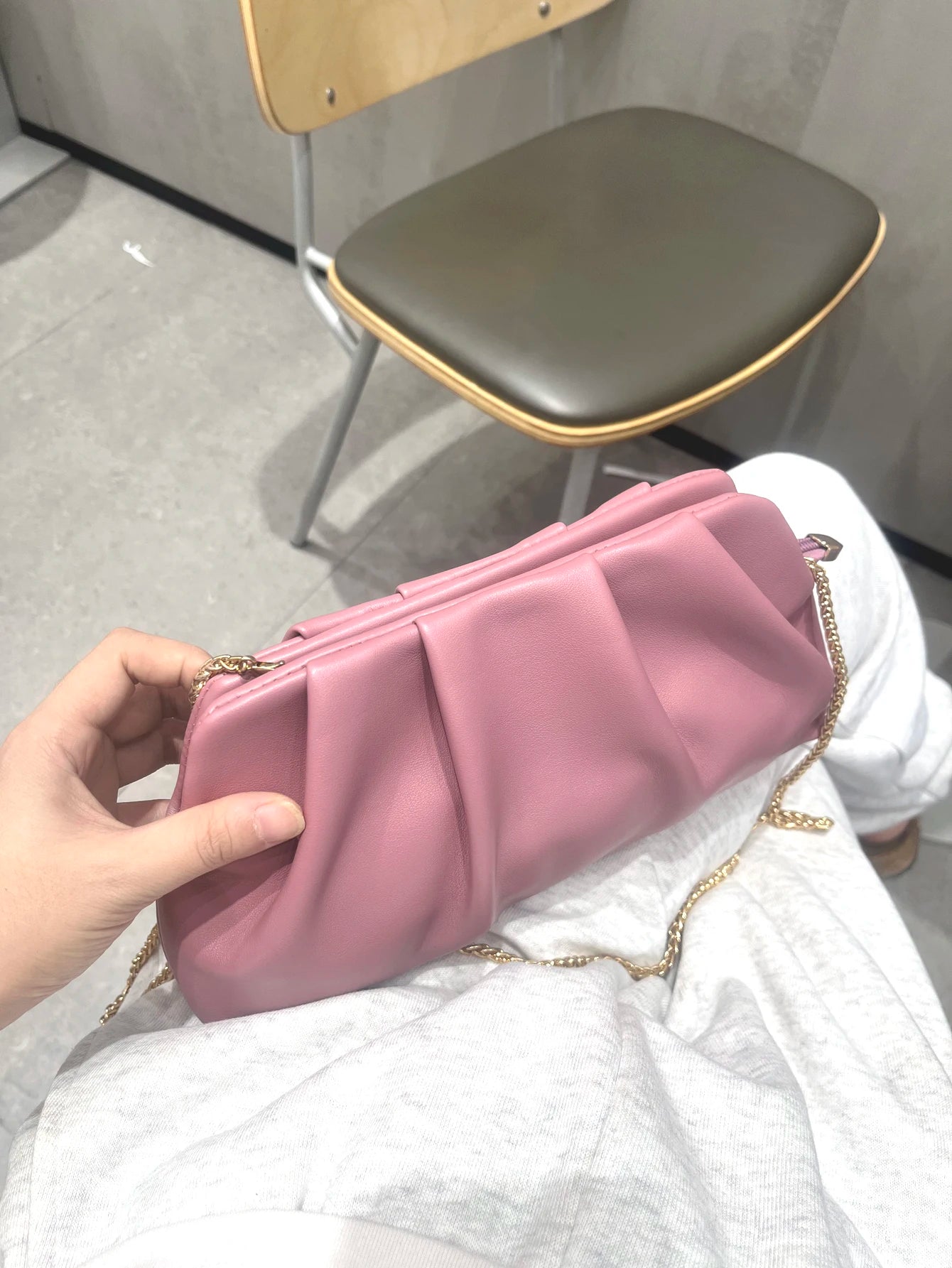 Bolsa Clutch com Corrente