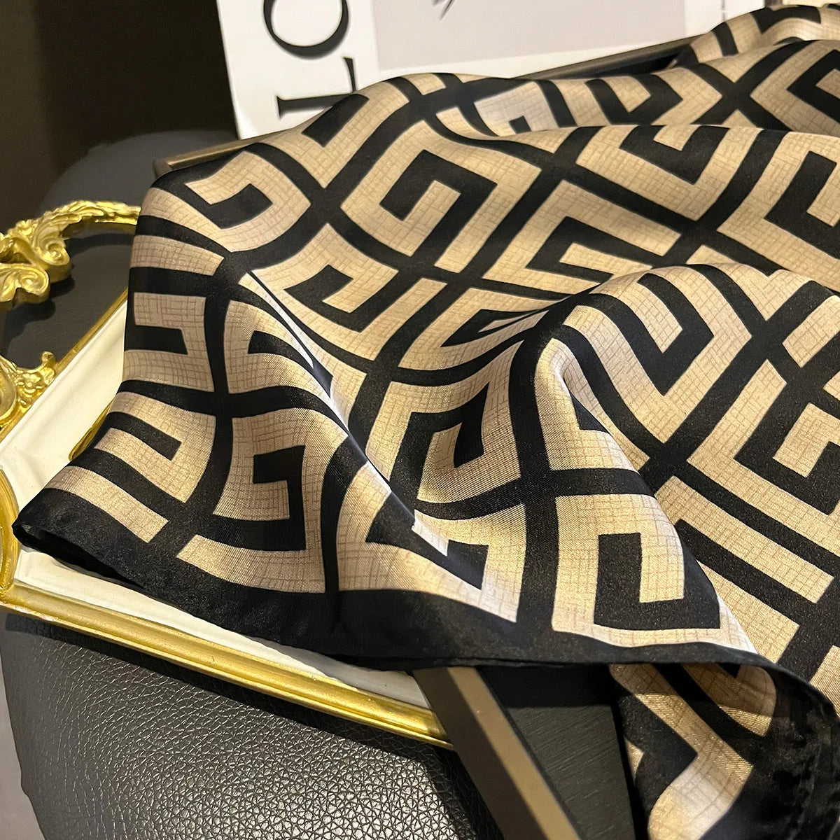 Luxury Silk Scarf Soft Touch – 70x70cm