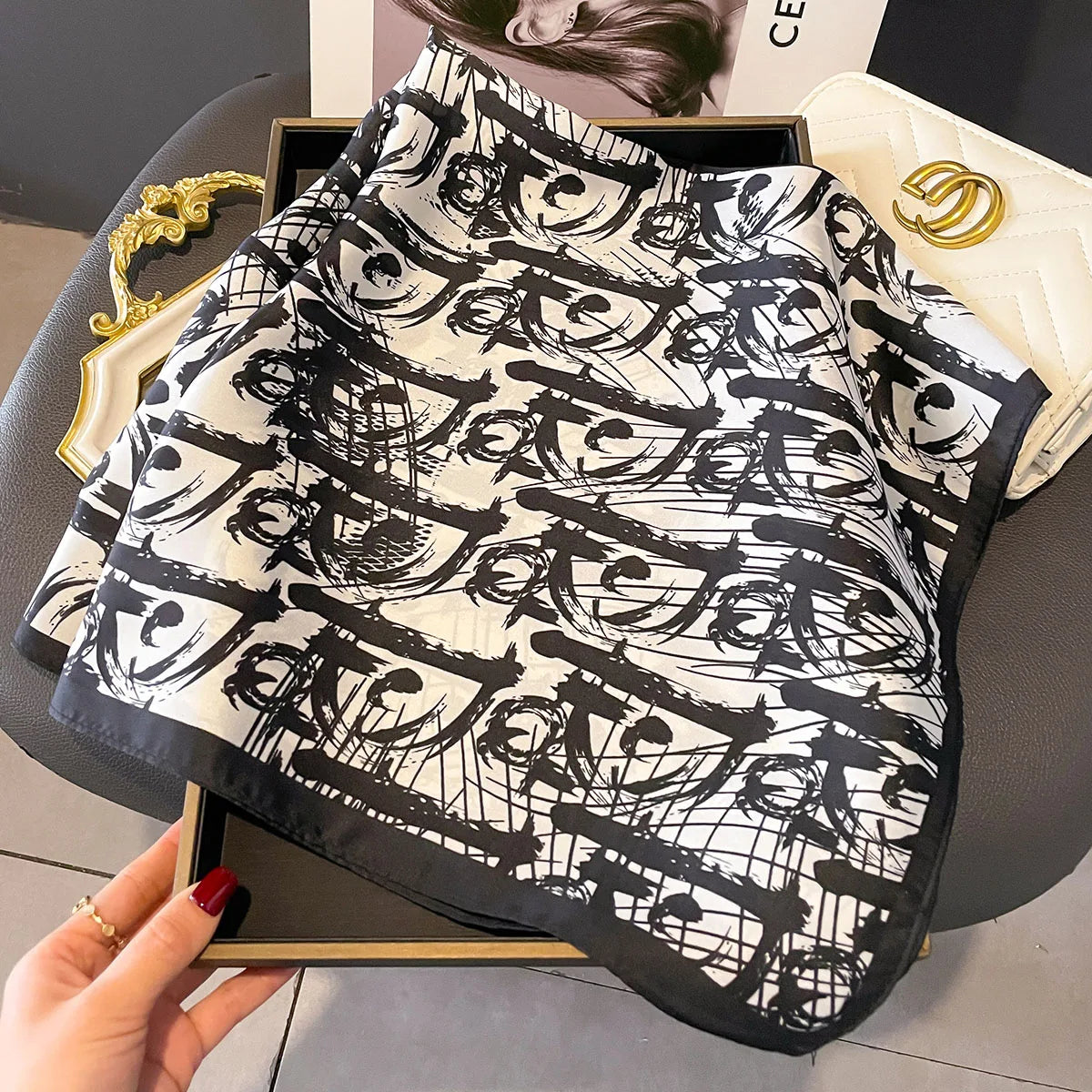 Luxury Silk Scarf Soft Touch – 70x70cm
