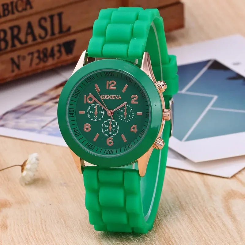 Relógio Quartz com Pulseira de Silicone