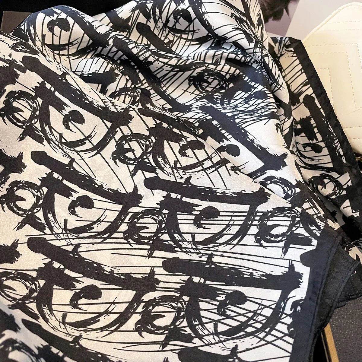 Luxury Silk Scarf Soft Touch – 70x70cm