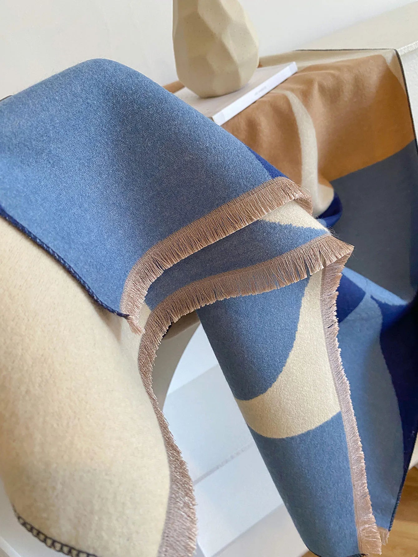 Cachecol Feminino Luxo – Dupla Face com Estampa Geométrica | Toque de Cashmere