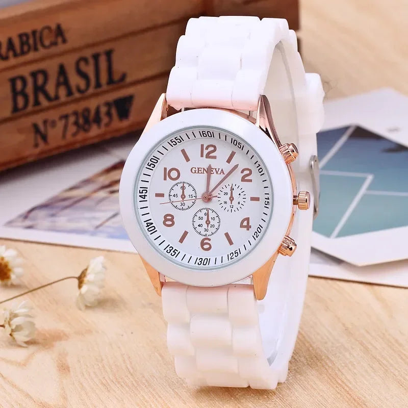 Kit com 5 Relógios Quartz com Pulseira de Silicone