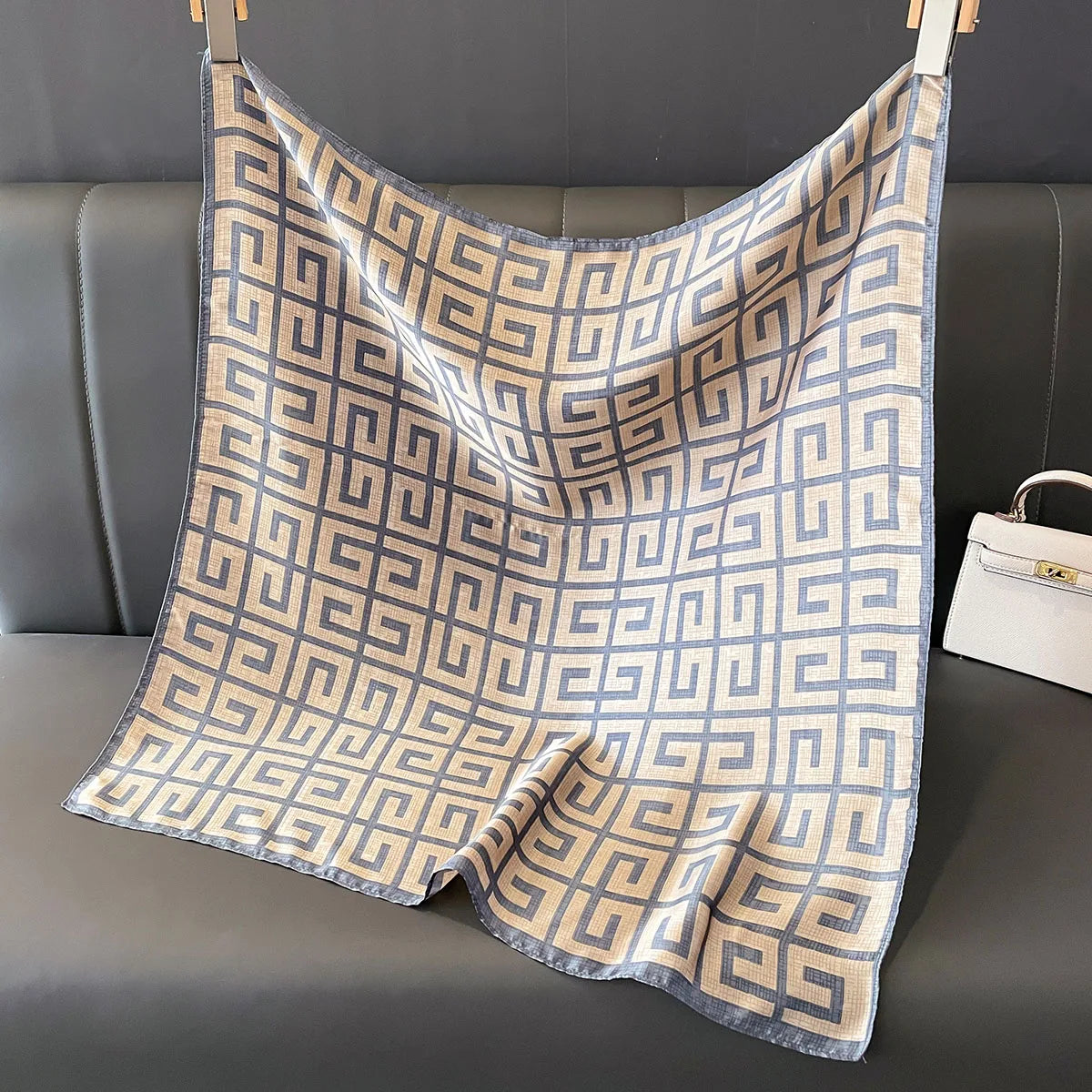 Luxury Silk Scarf Soft Touch – 70x70cm