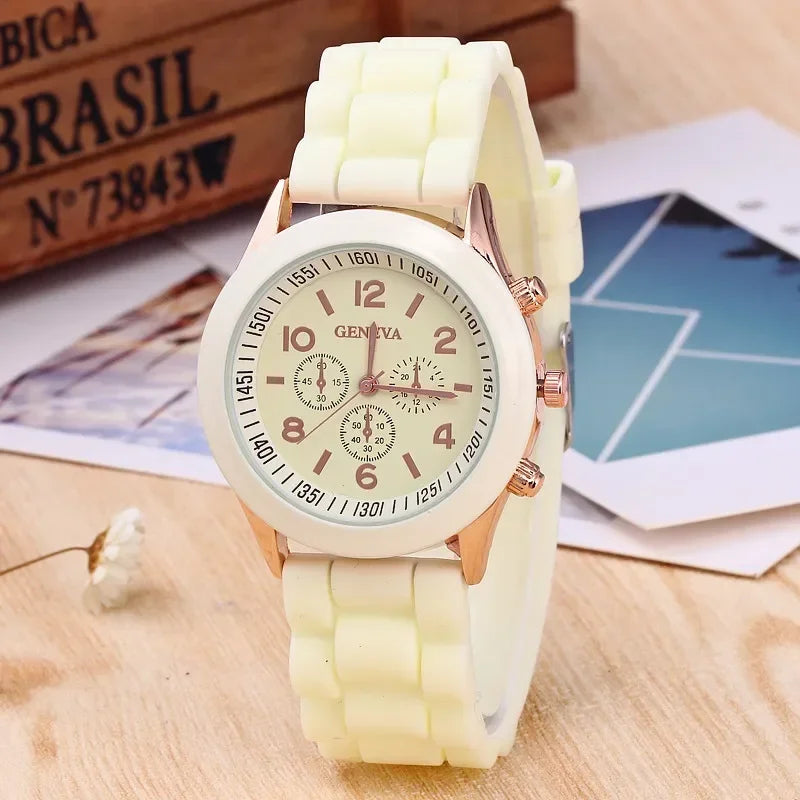 Relógio Quartz com Pulseira de Silicone