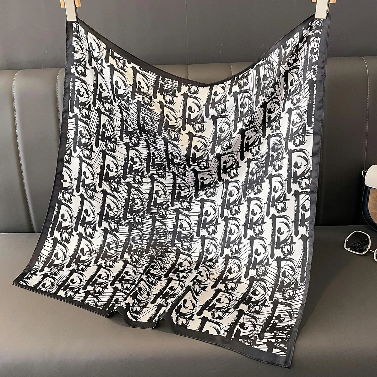 Luxury Silk Scarf Soft Touch – 70x70cm