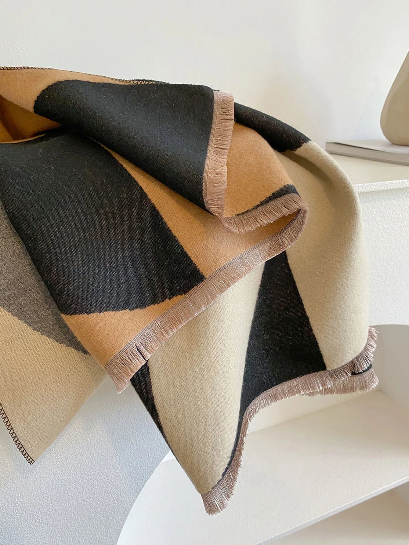 Cachecol Feminino Luxo – Dupla Face com Estampa Geométrica | Toque de Cashmere