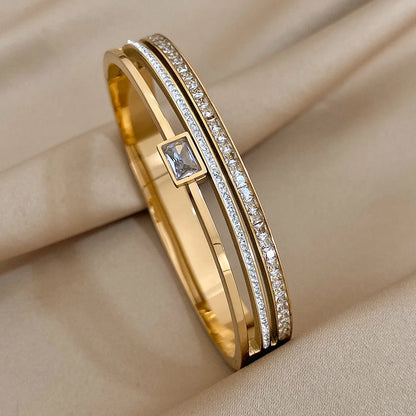 Pulseira Dourada com Cristais