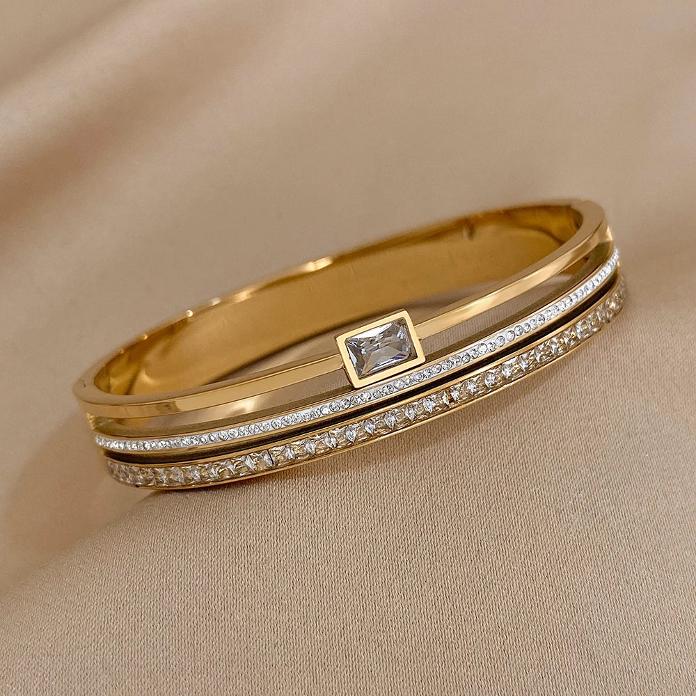 Pulseira Dourada com Cristais