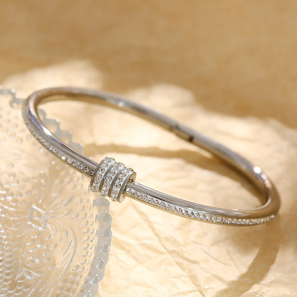 Pulseira Bangle com Zircônias