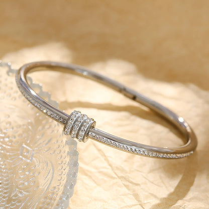 Pulseira Bangle com Zircônias