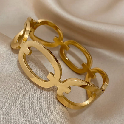 Pulseira Dourada Fivela Circular