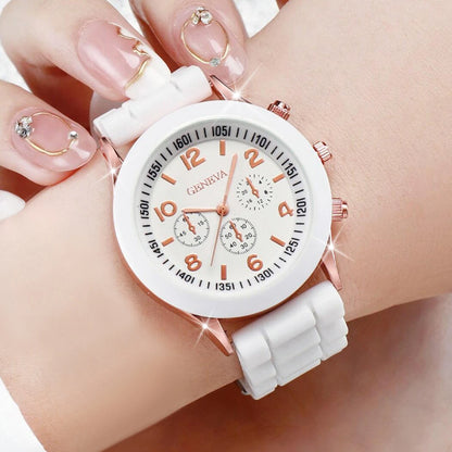 Kit com 14 Relógios Quartz com Pulseira de Silicone