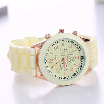 Kit com 14 Relógios Quartz com Pulseira de Silicone
