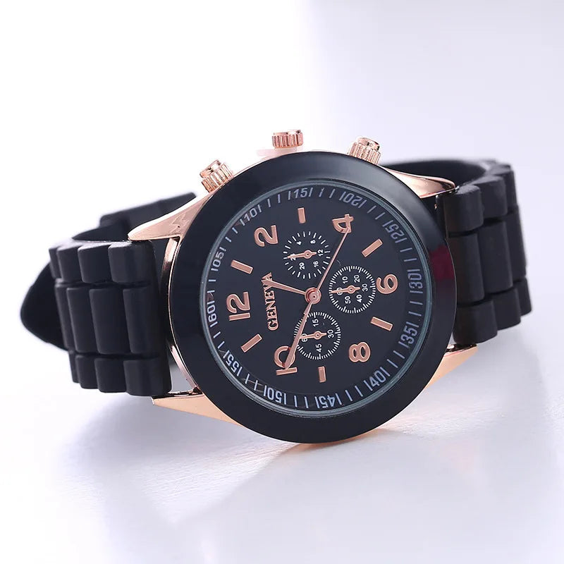 Kit com 14 Relógios Quartz com Pulseira de Silicone