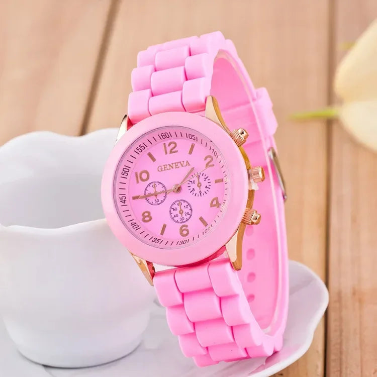 Kit com 5 Relógios Quartz com Pulseira de Silicone