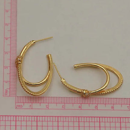 Brincos com Zirconia Oval