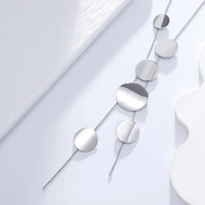 Colar Longo com Pingente Redondo