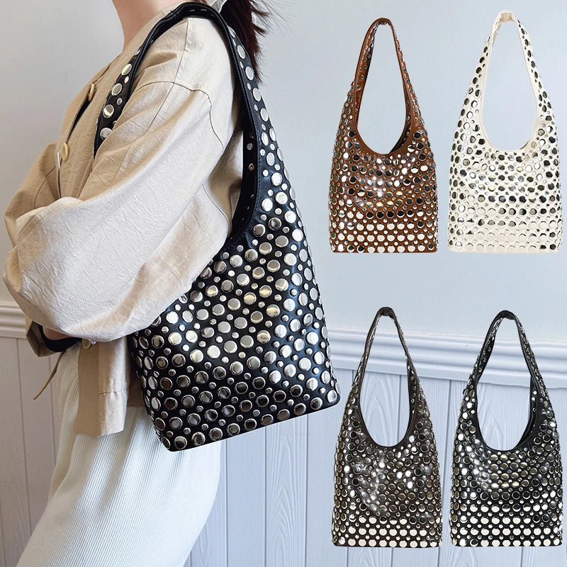Bolsa Bucket com Tachas