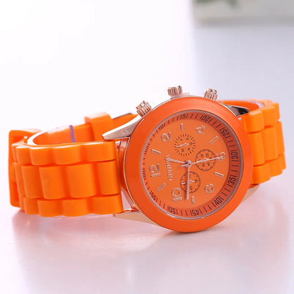 Kit com 14 Relógios Quartz com Pulseira de Silicone
