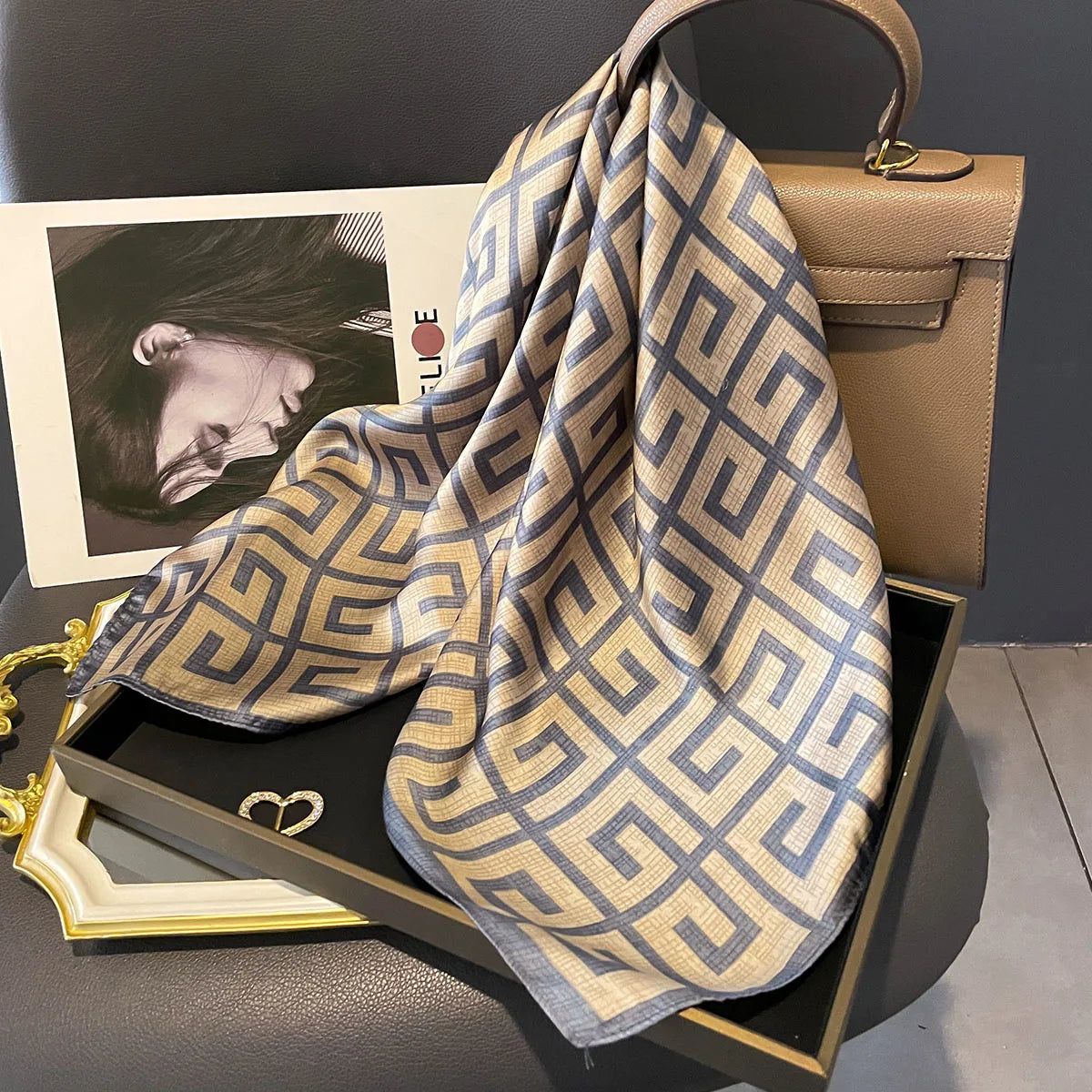 Luxury Silk Scarf Soft Touch – 70x70cm