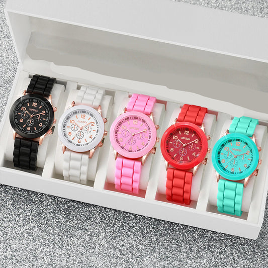 Kit com 5 Relógios Quartz com Pulseira de Silicone