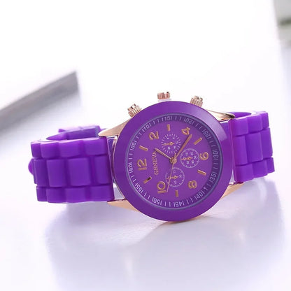 Kit com 14 Relógios Quartz com Pulseira de Silicone